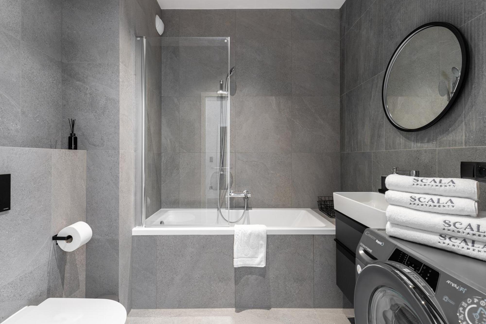 Scala City Center Apartments With Parking By Lion Apartments 格但斯克 外观 照片
